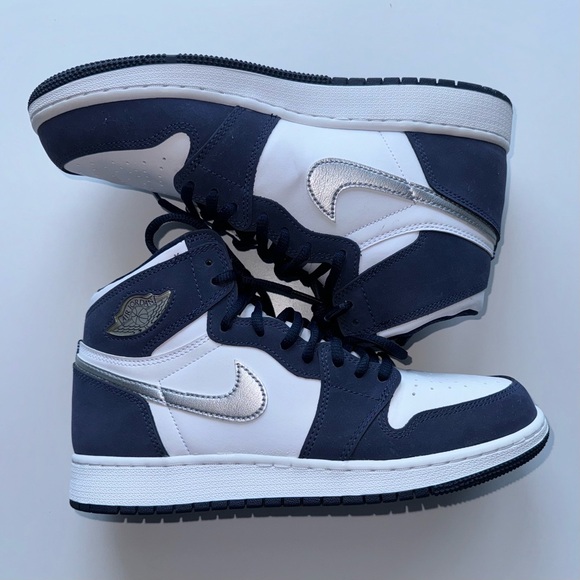 Air Jordan 1 Midnight Navy - Picture 2 of 5
